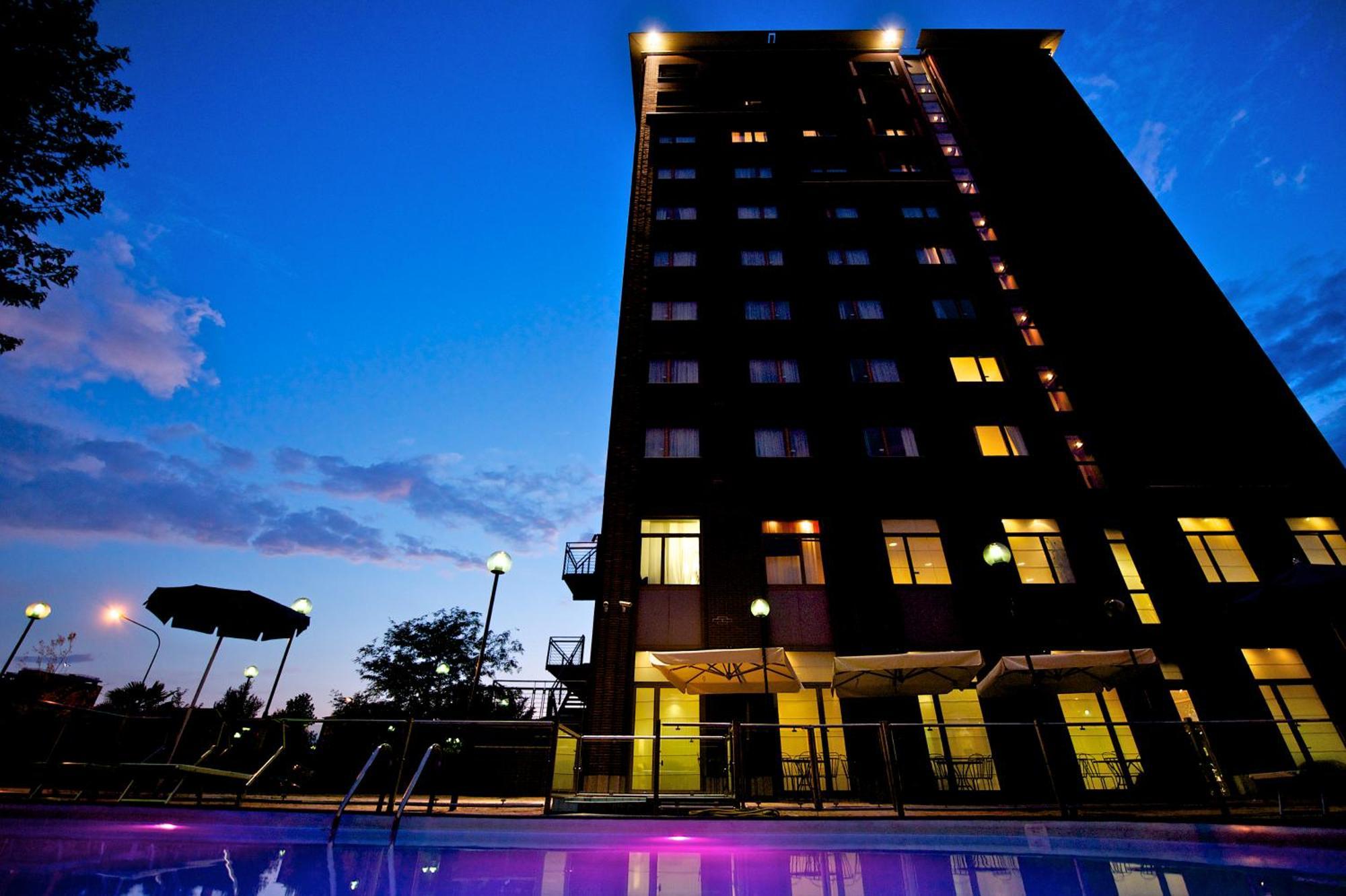 Novotel Torino Corso Giulio Cesare Exterior foto