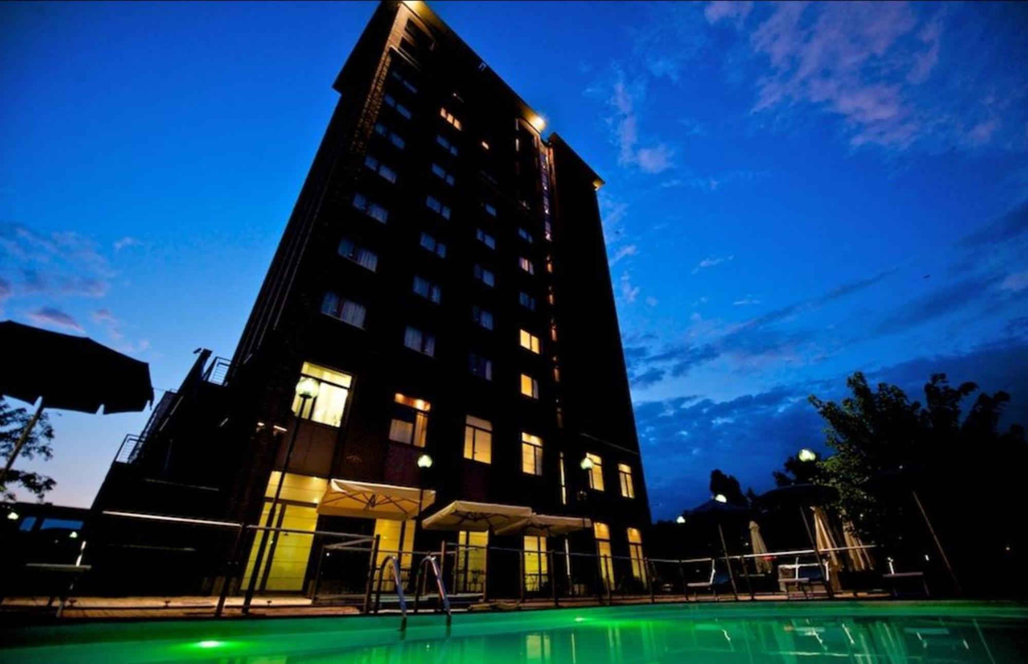 Novotel Torino Corso Giulio Cesare Exterior foto